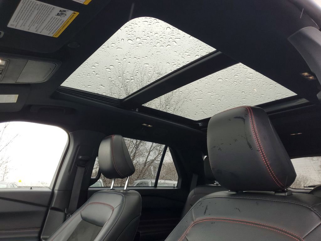 Used 2023 Ford Explorer ST-Line w/ Class IV Trailer Tow Package image 11