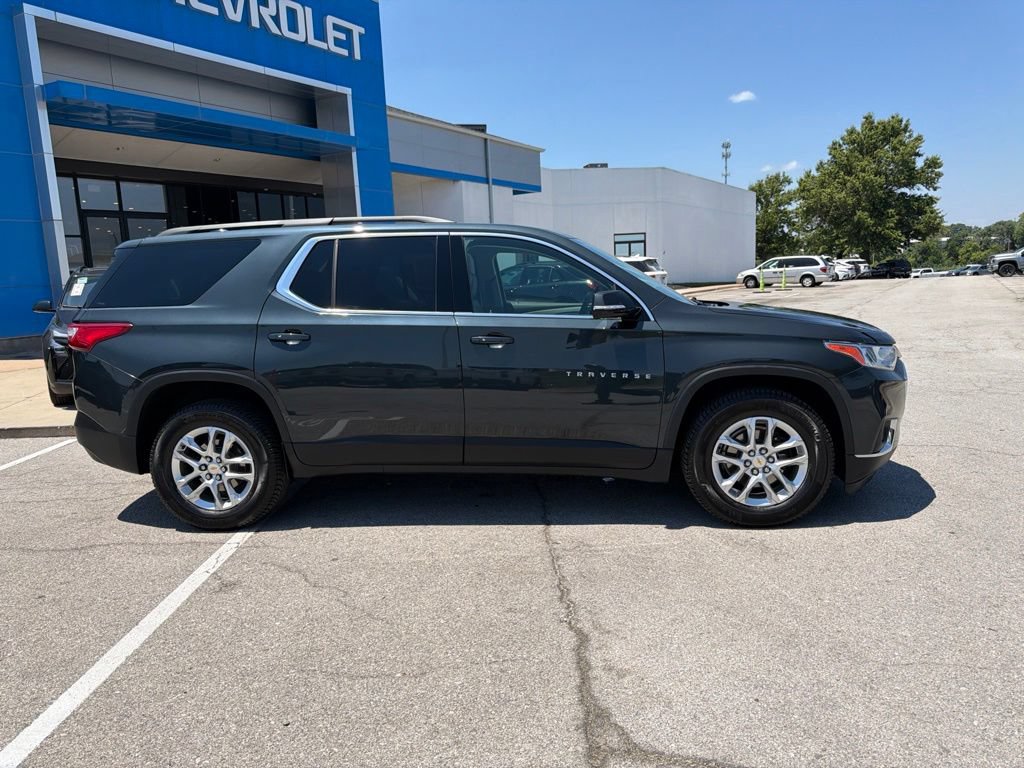 Used 2019 Chevrolet Traverse LT w/ LPO, Floor Liner Package AWD/4WD image 2