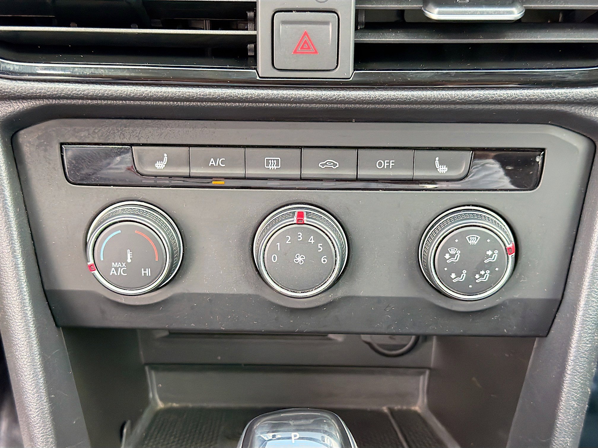 Used 2022 Volkswagen Taos SE image 31