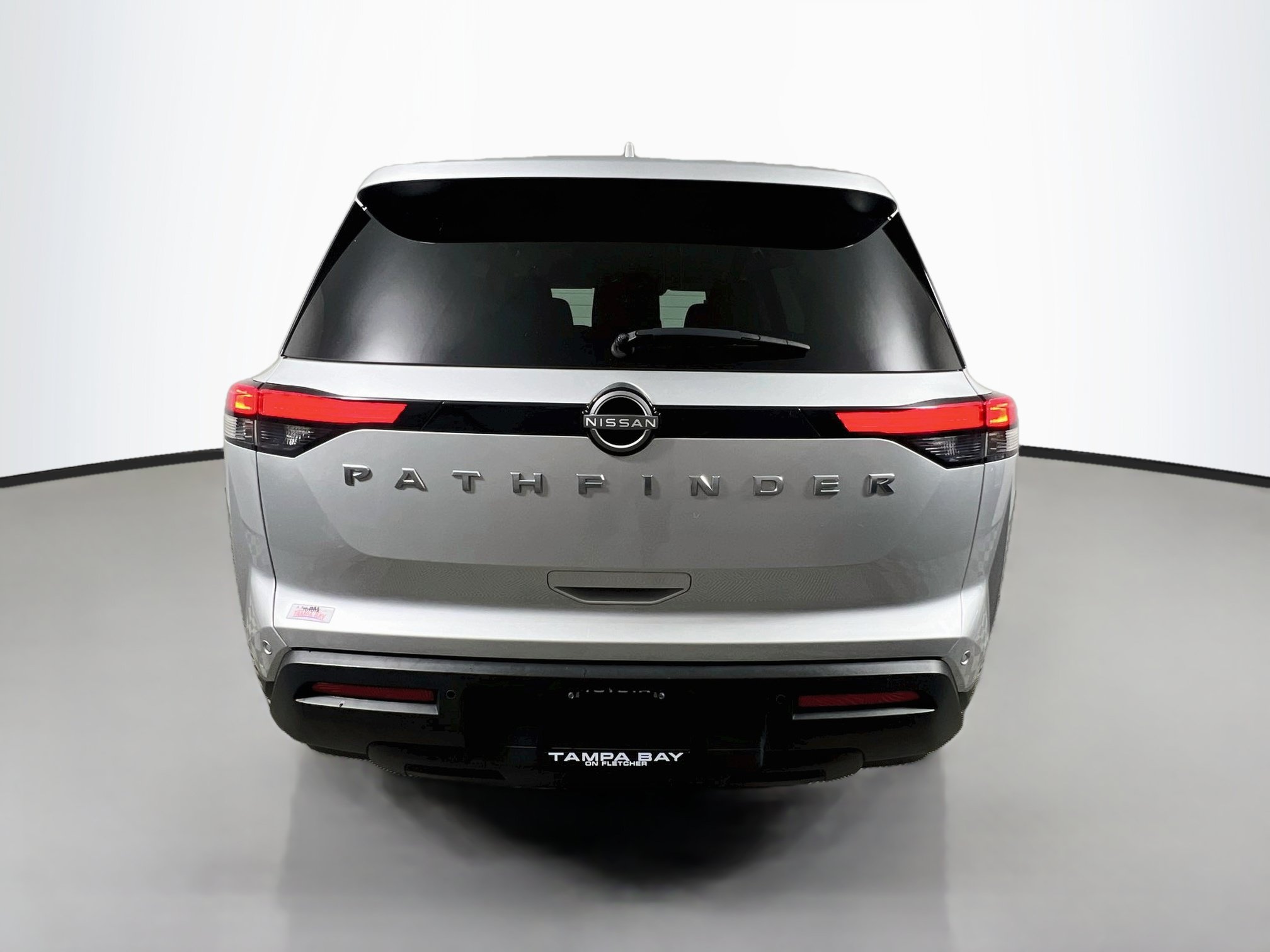 Used 2025 Nissan Pathfinder SV FWD image 6