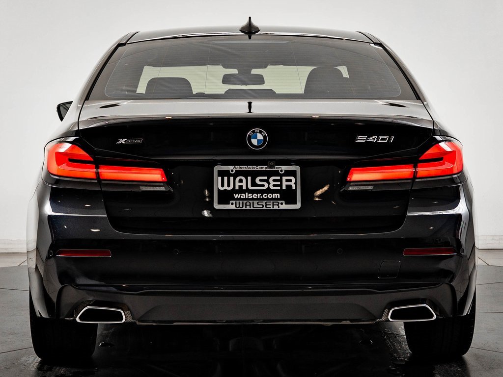 Used 2021 BMW 540i xDrive w/ Premium Package image 9
