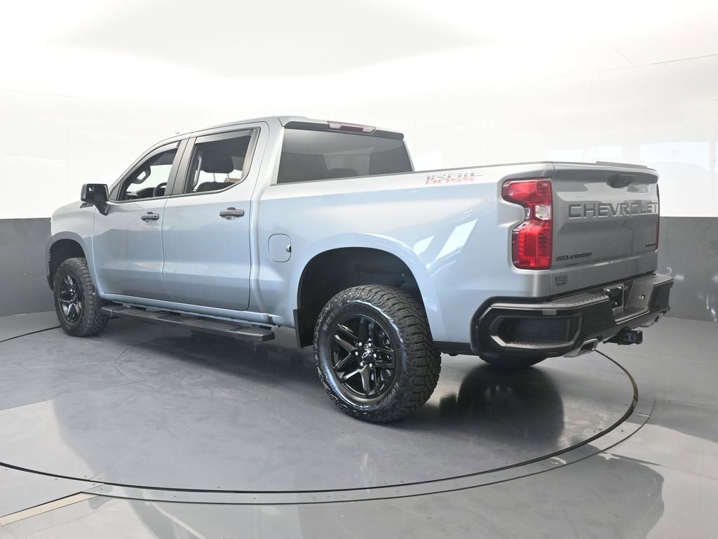 Used 2024 Chevrolet Silverado 1500 Custom Trail Boss w/ LPO, Dark Essentials Package image 4