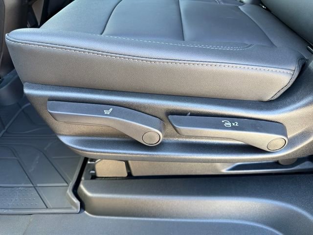 New 2026 Chevrolet Suburban LT w/ Comfort Package image 27