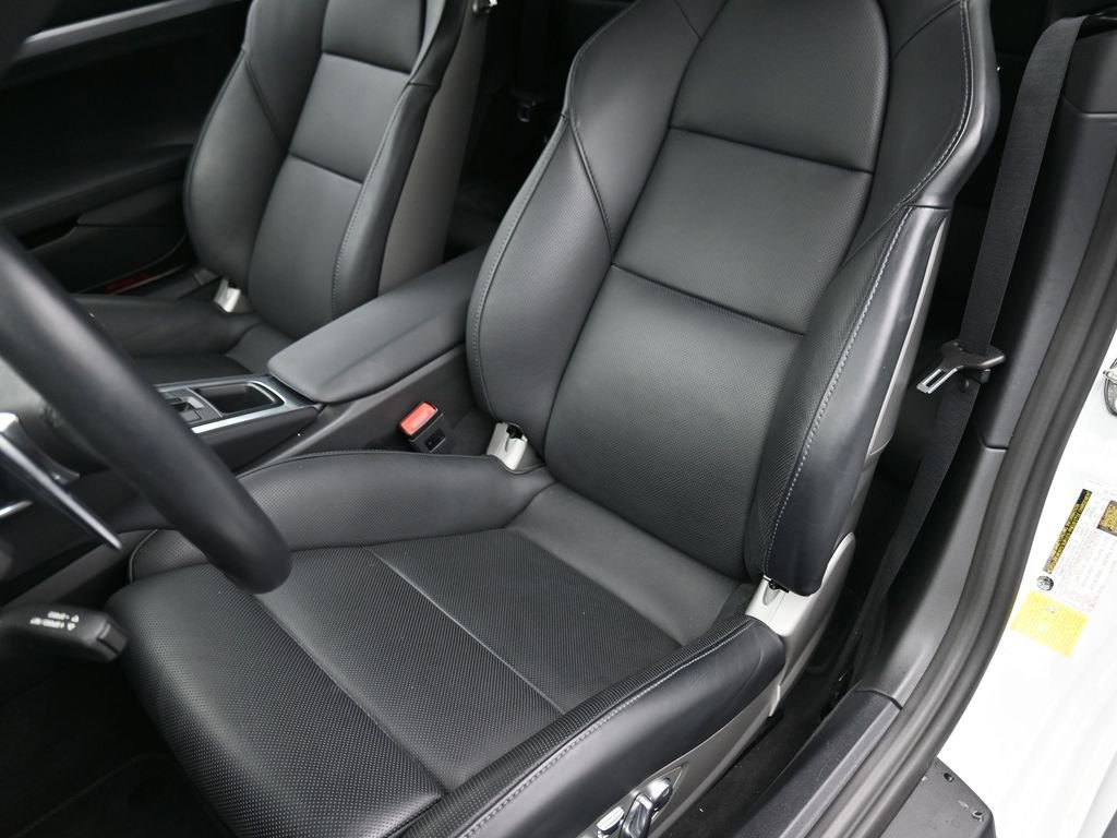 Used 2014 Porsche 911 Turbo image 11