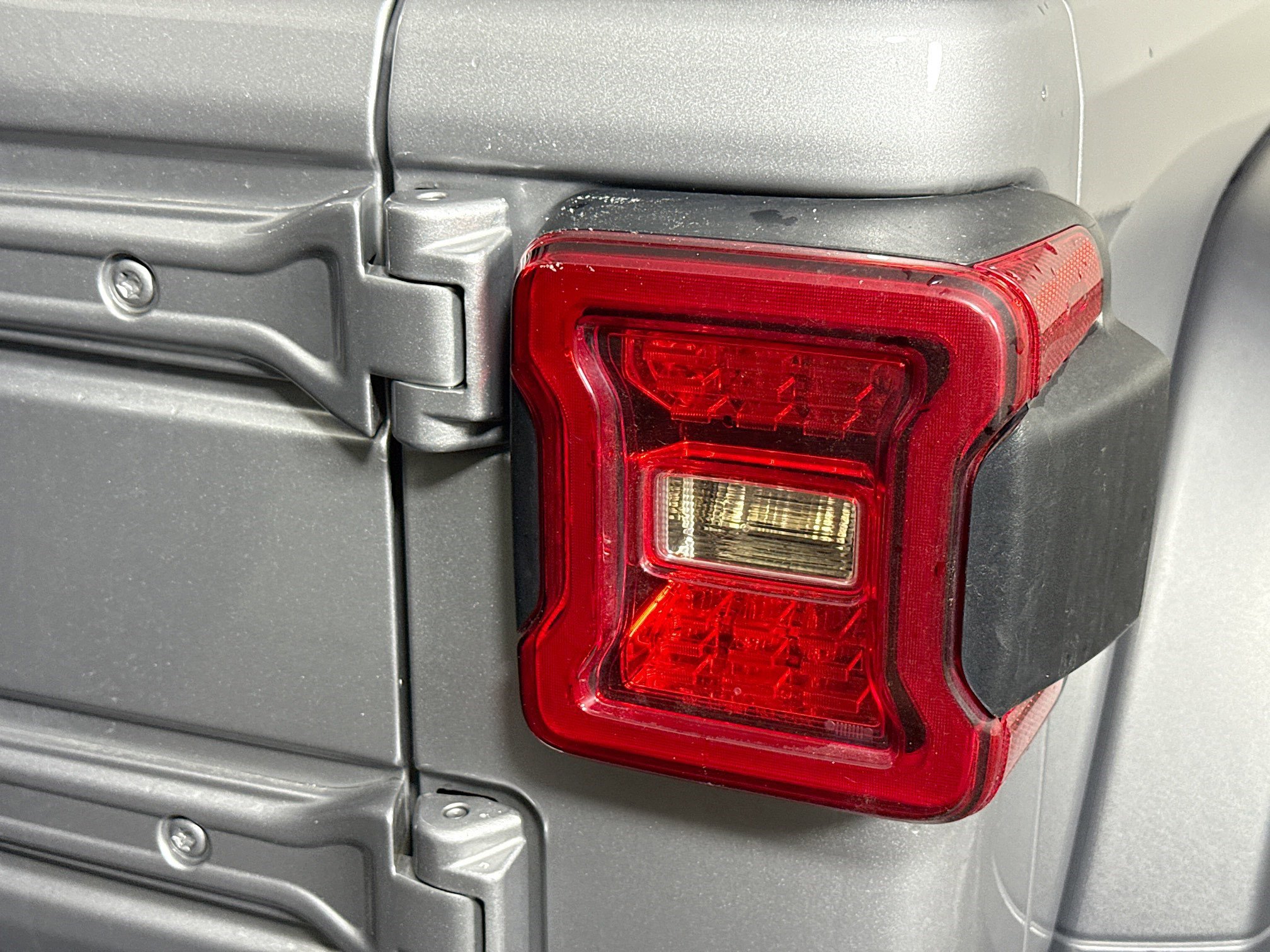 Used 2018 Jeep Wrangler Unlimited Sport S image 34