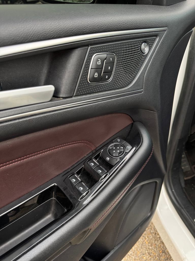 Used 2020 Ford Edge Titanium w/ Equipment Group 301A image 11