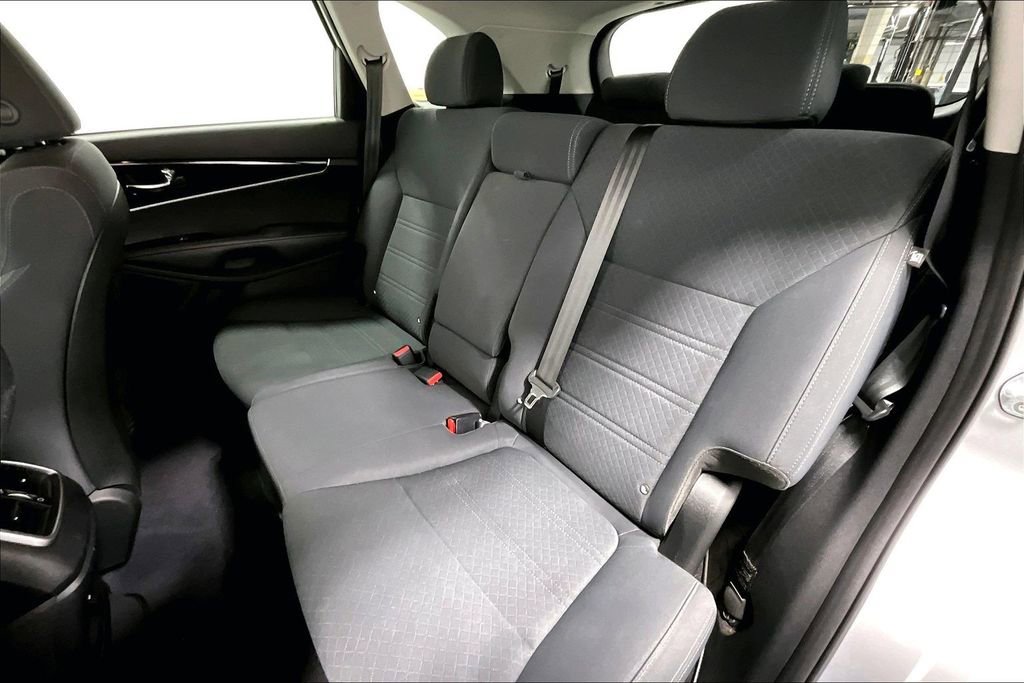 Used 2019 Kia Sorento L FWD image 34