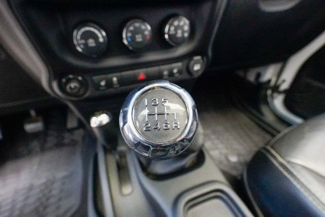 Used 2016 Jeep Wrangler Unlimited Rubicon AWD/4WD image 67