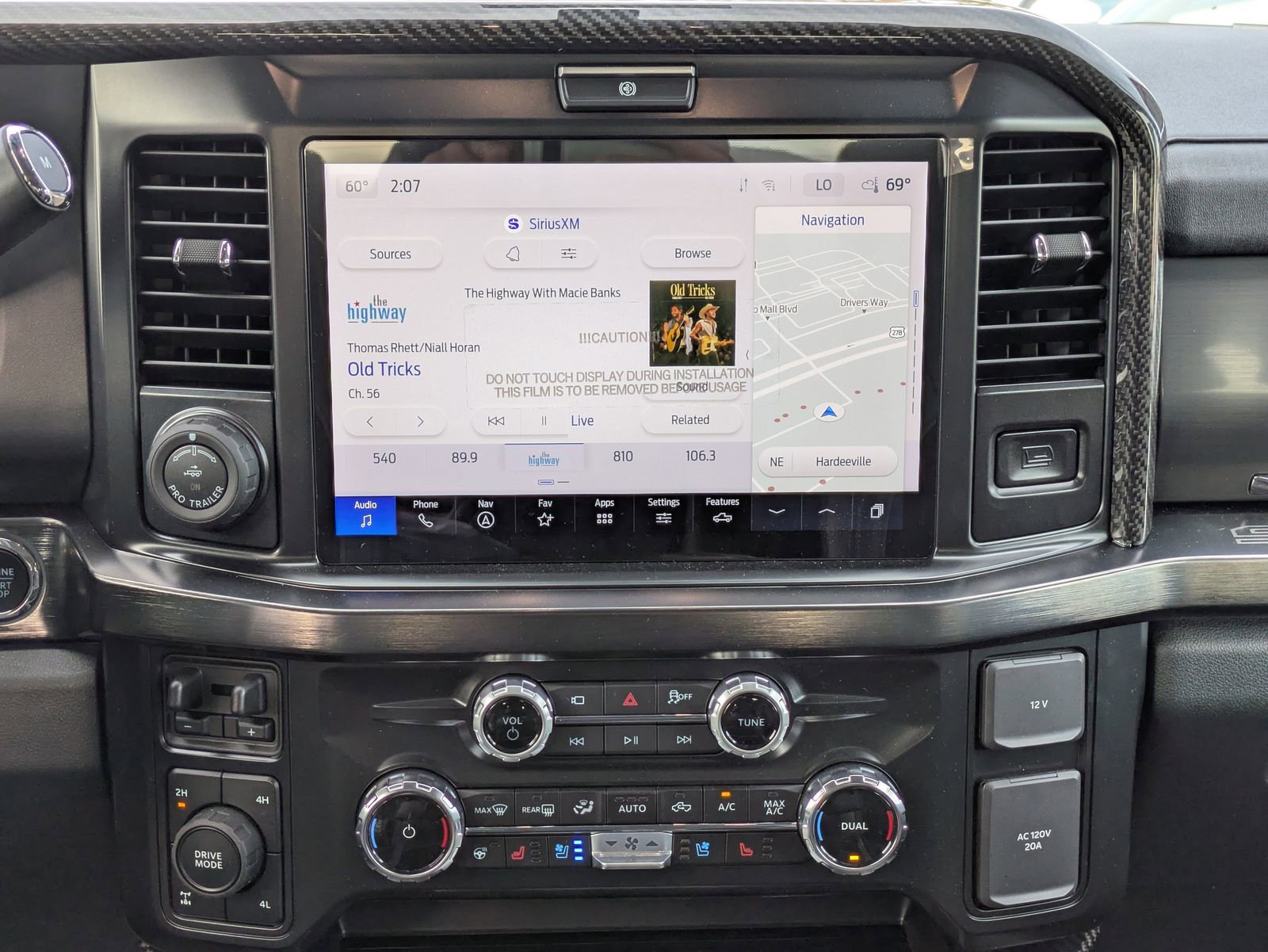 New 2026 Ford F250 Lariat w/ Black Appearance Package image 20