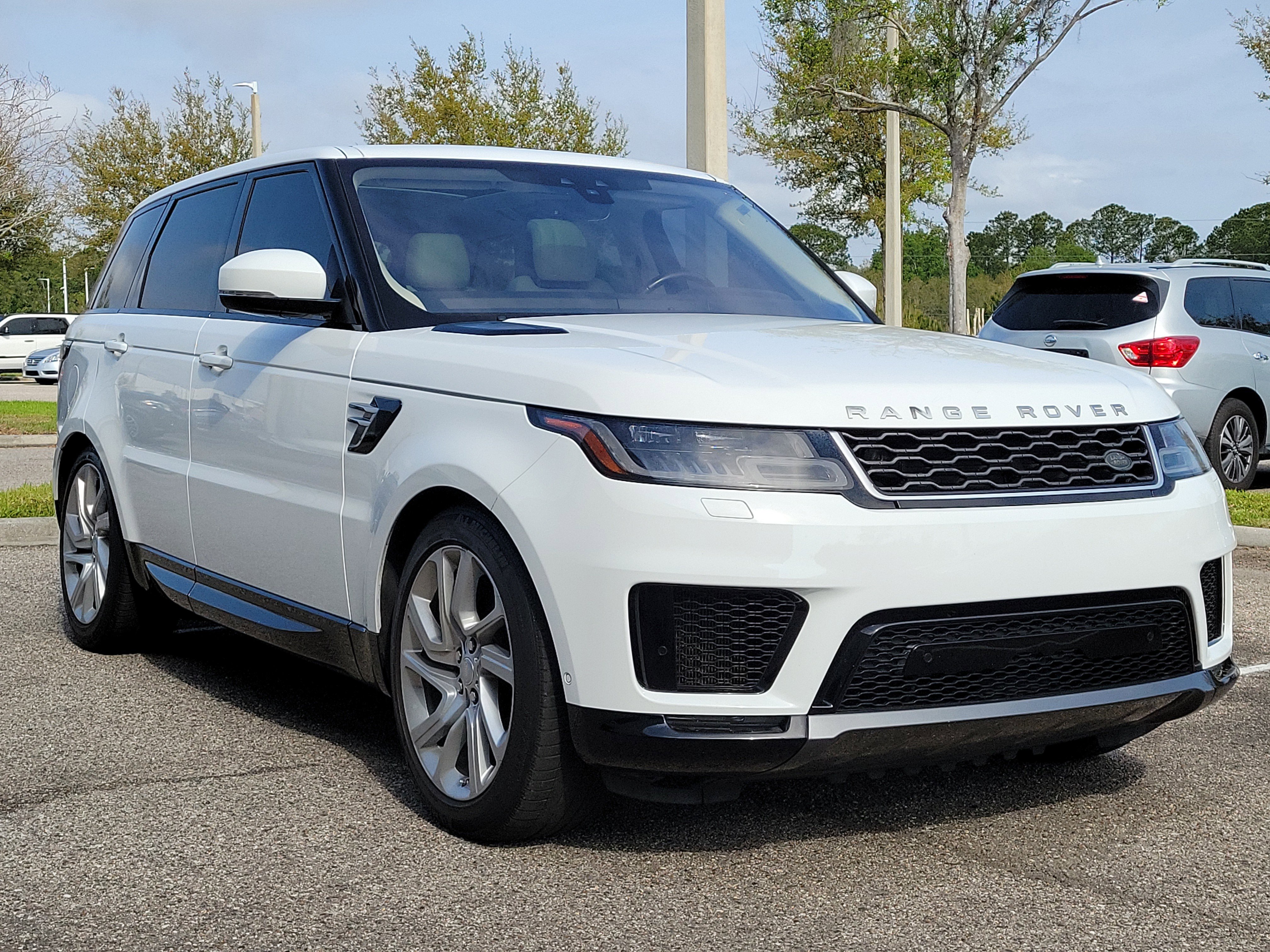 Used 2019 Land Rover Range Rover Sport HSE image 3