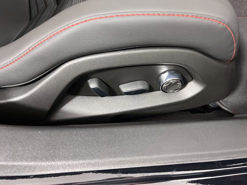 New 2026 Chevrolet Corvette Stingray Premium Conv w/ Stealth Interior Trim Package RWD image 9