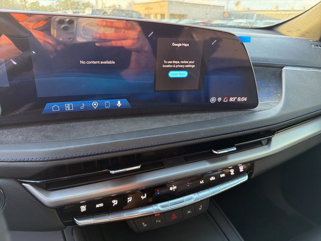 Used 2024 Cadillac XT4 Sport w/ Cold Weather Package image 18