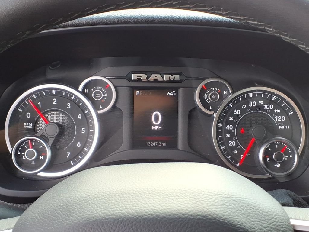 Used 2025 RAM 2500 Big Horn AWD/4WD image 2