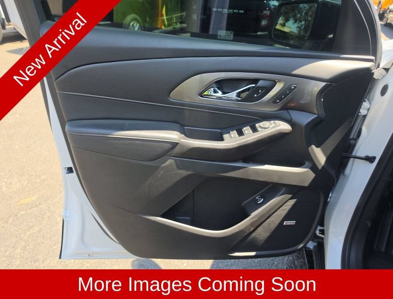 Used 2022 Chevrolet Traverse Premier w/ Redline Edition FWD image 11