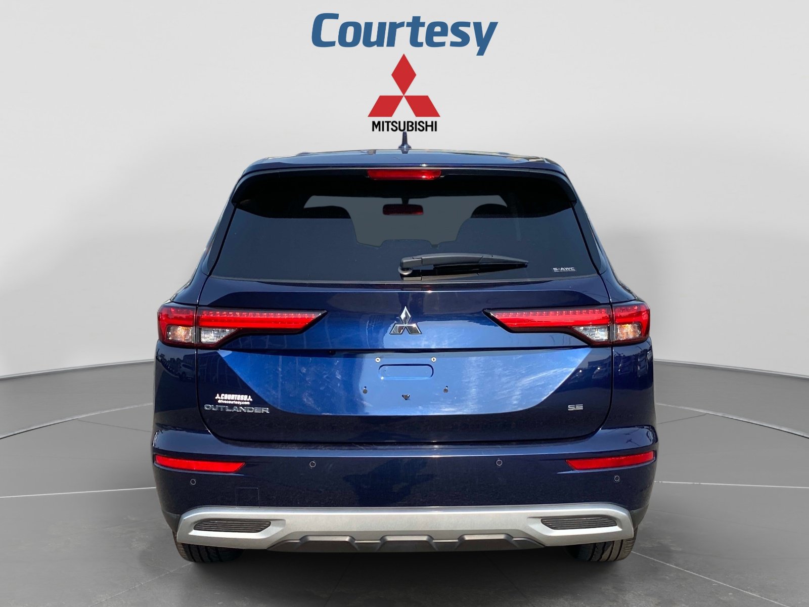 Used 2022 Mitsubishi Outlander SE AWD/4WD image 4
