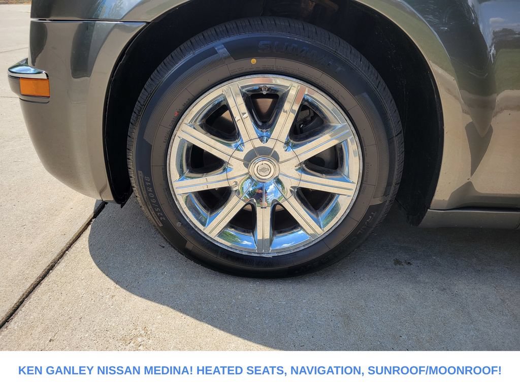 Used 2009 Chrysler 300 C RWD image 18