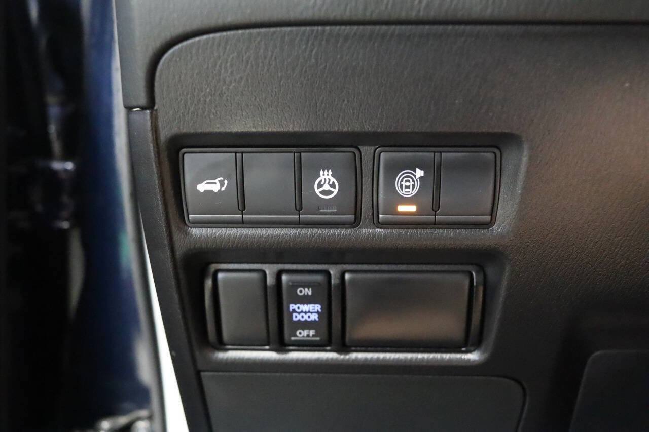 Used 2024 Nissan Armada Platinum w/ Captain's Chairs Package image 22