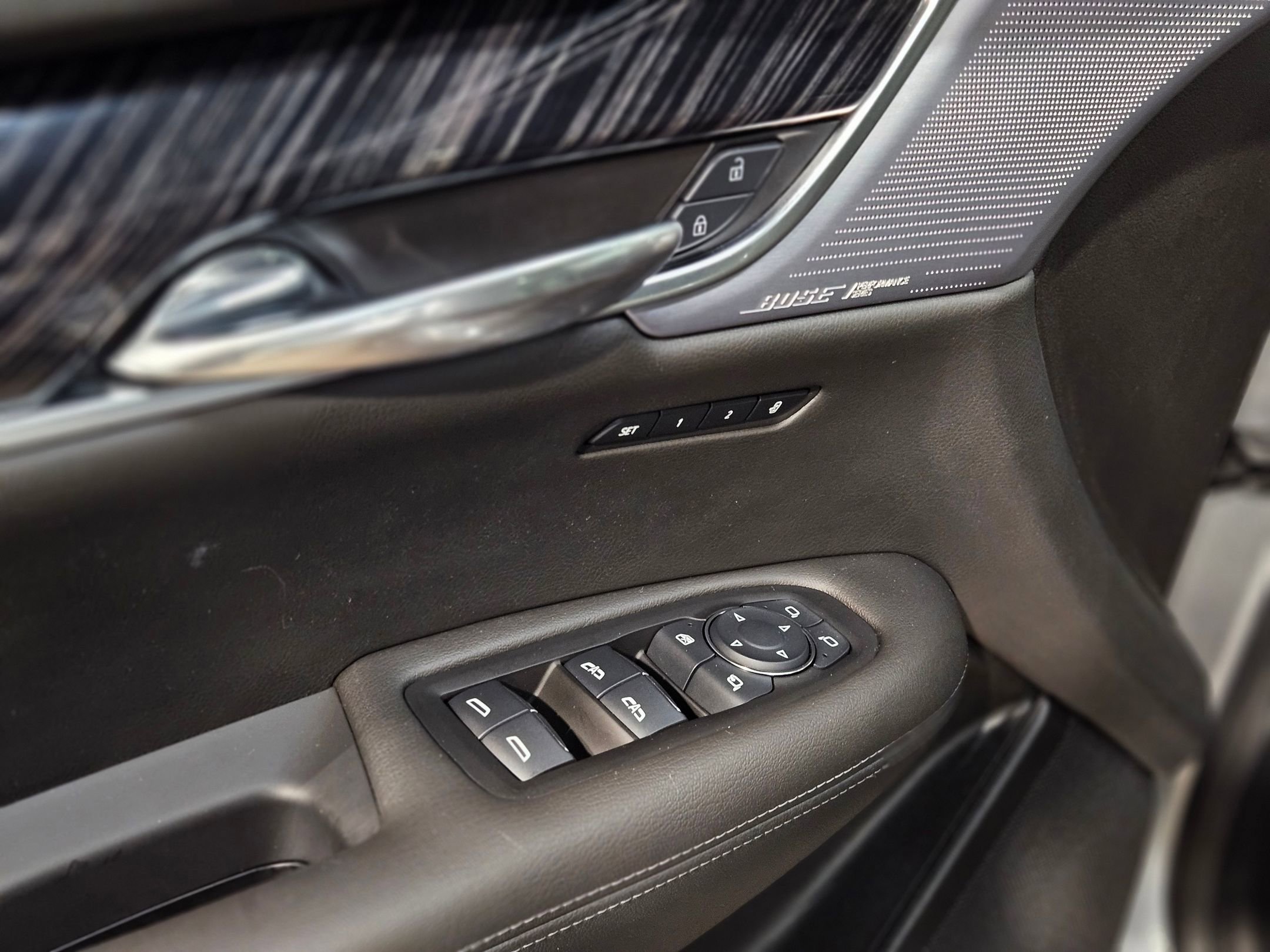 Used 2025 Cadillac XT6 Premium Luxury image 21