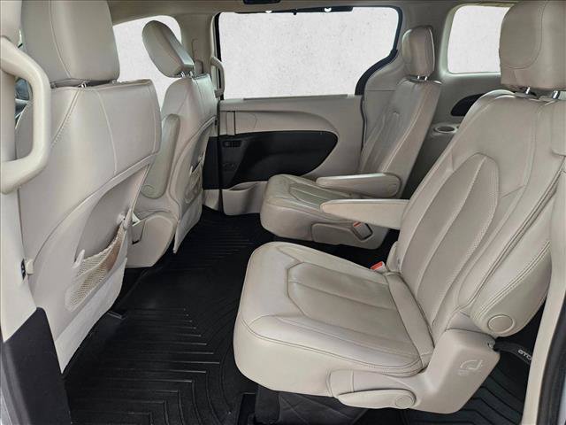 Used 2021 Chrysler Voyager Lxi FWD image 16