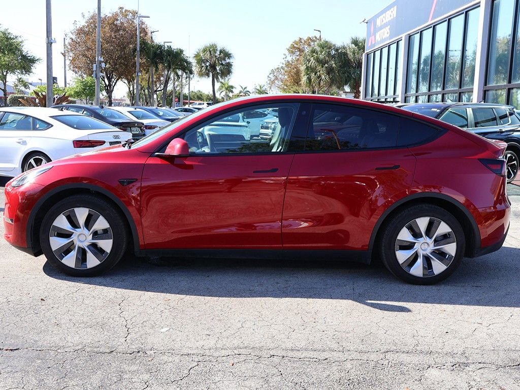 Used 2022 Tesla Model Y Long Range image 17