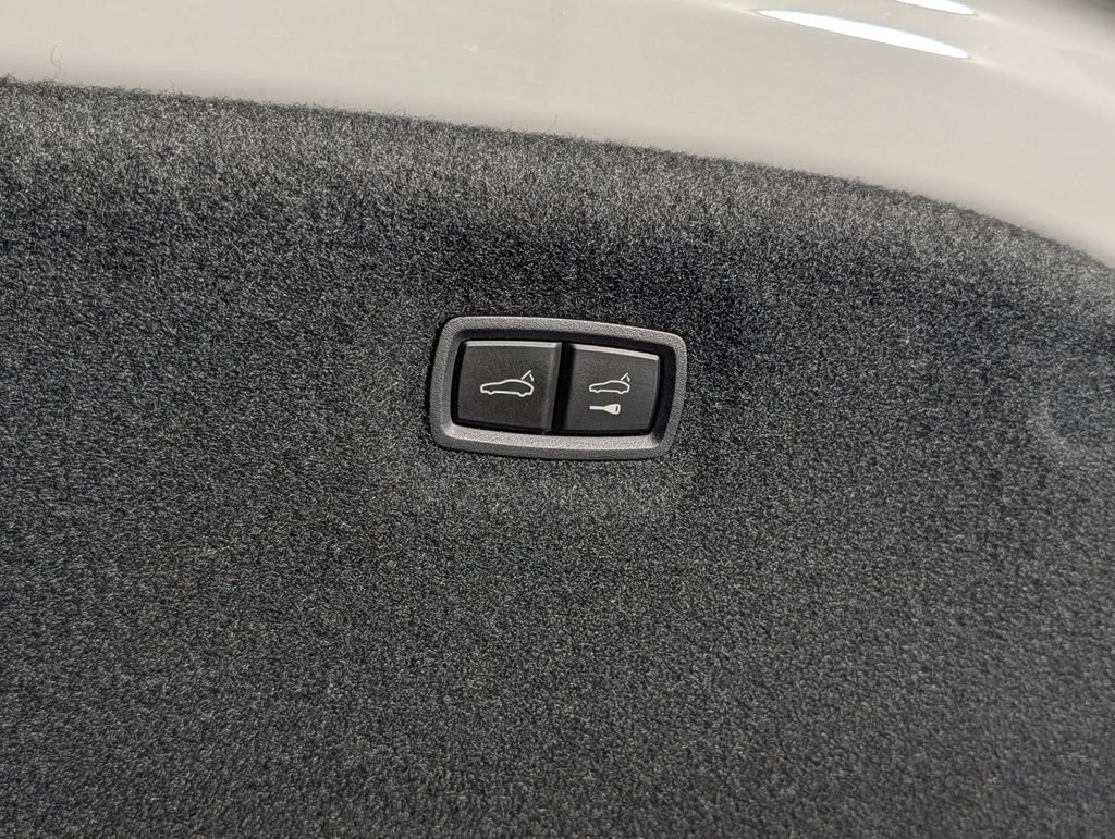 New 2026 Porsche Taycan AWD/4WD image 19