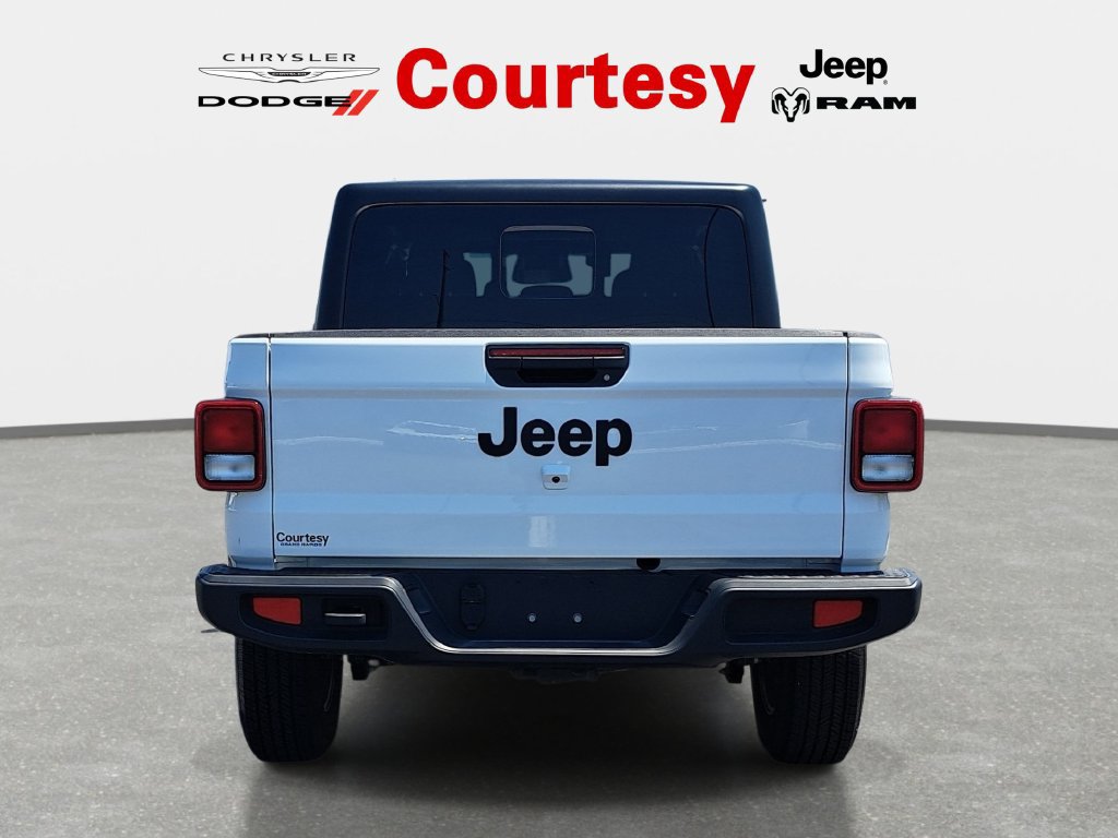 New 2026 Jeep Gladiator Sport AWD/4WD image 4