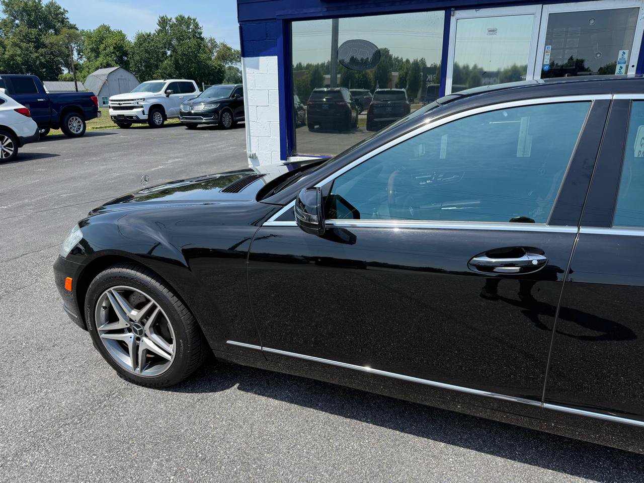 Used 2011 Mercedes-Benz S 550 4MATIC image 3
