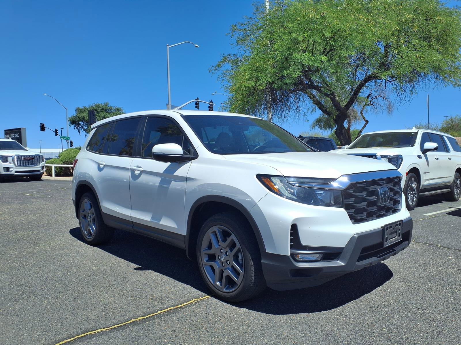 Used 2023 Honda Passport EX-L image 3