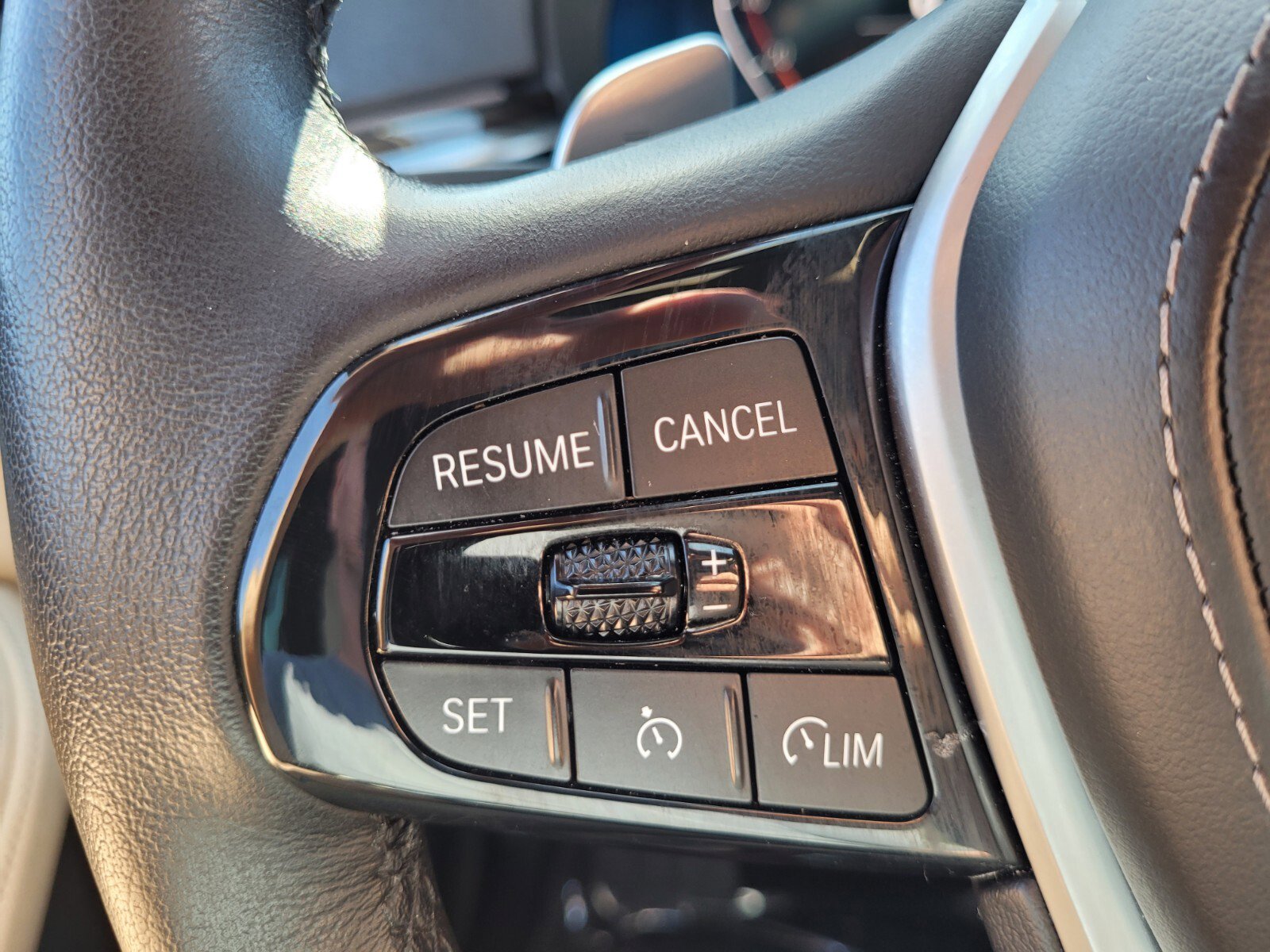 Used 2023 BMW 530i xDrive w/ Premium Package image 30