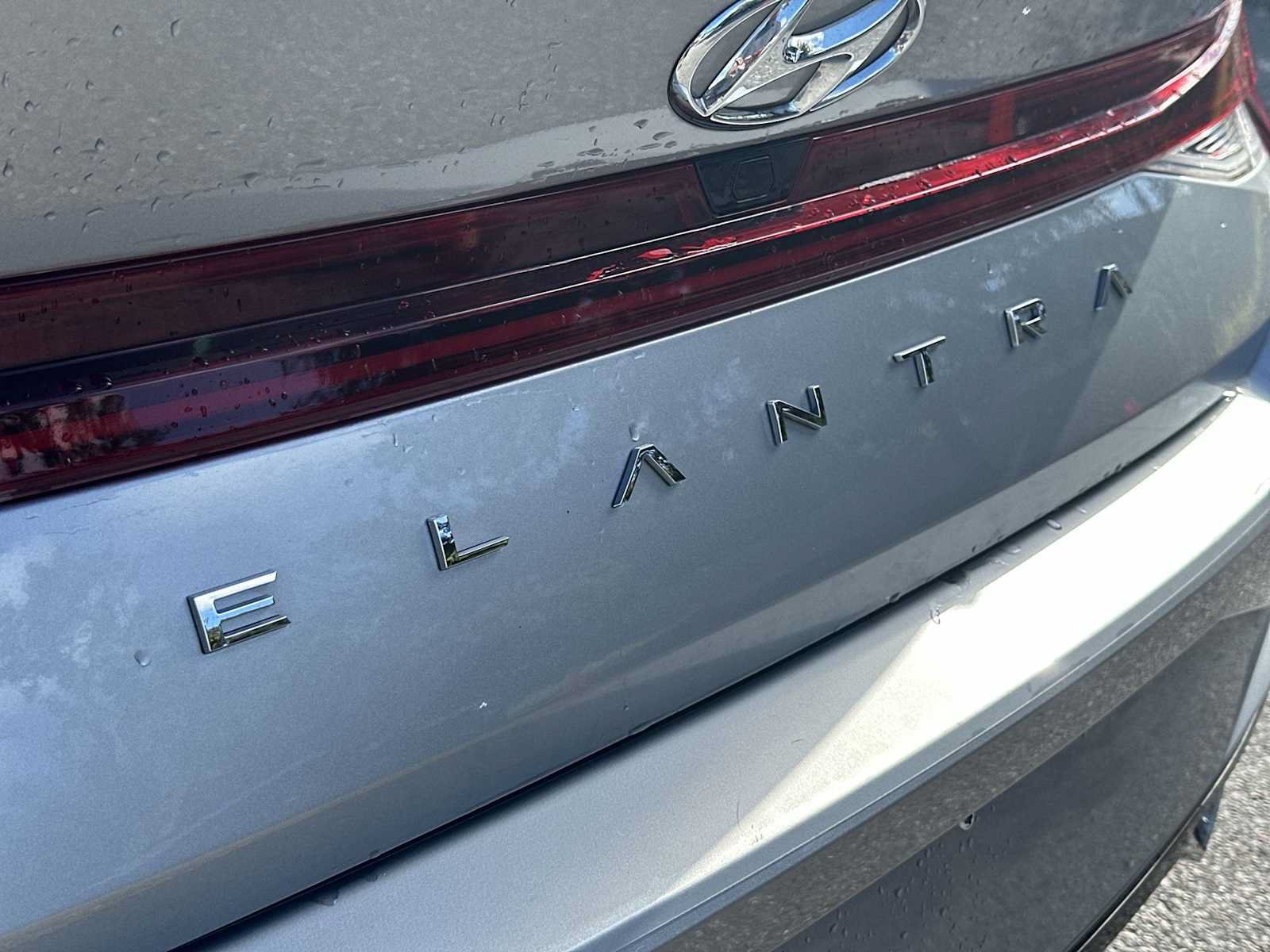 Used 2022 Hyundai Elantra SEL w/ Convenience + Premium Package FWD image 11