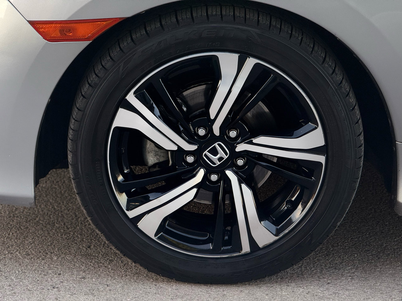 Used 2016 Honda Civic Touring image 8