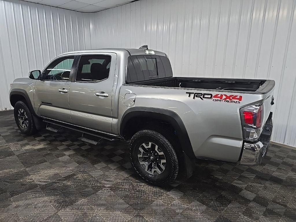 Used 2023 Toyota Tacoma TRD Off-Road w/ Black Out Package (TMS) AWD/4WD image 9