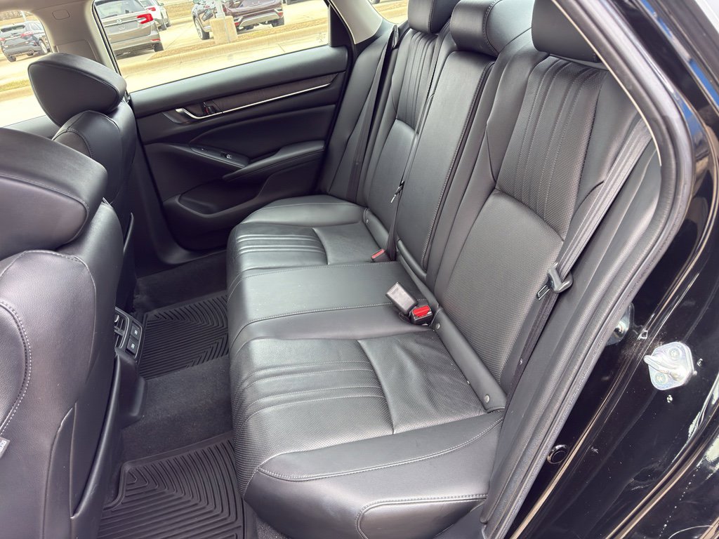 Used 2021 Honda Accord Touring image 14