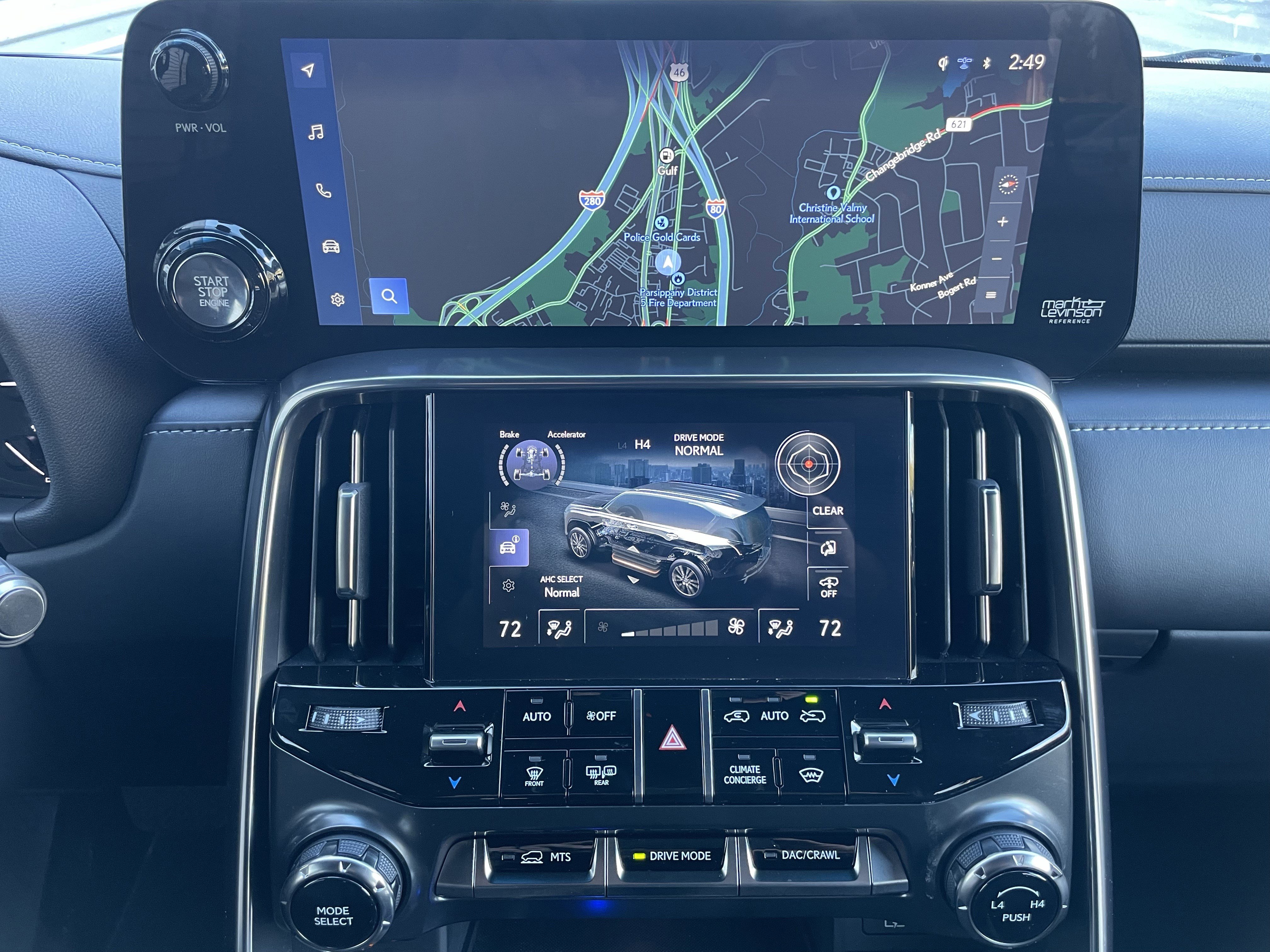 Used 2024 Lexus LX 600 4WD w/ Luxury Package image 19