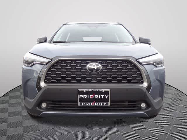 Used 2025 Toyota Corolla Cross XLE AWD/4WD image 5