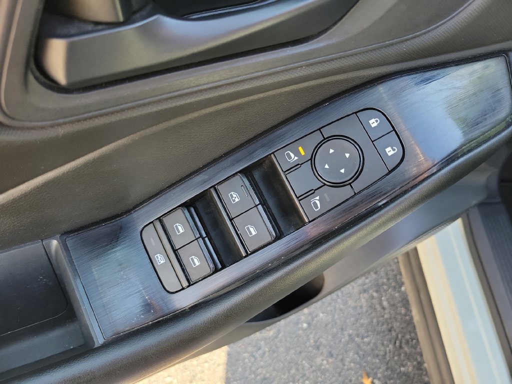 Used 2024 Nissan Rogue S FWD image 21