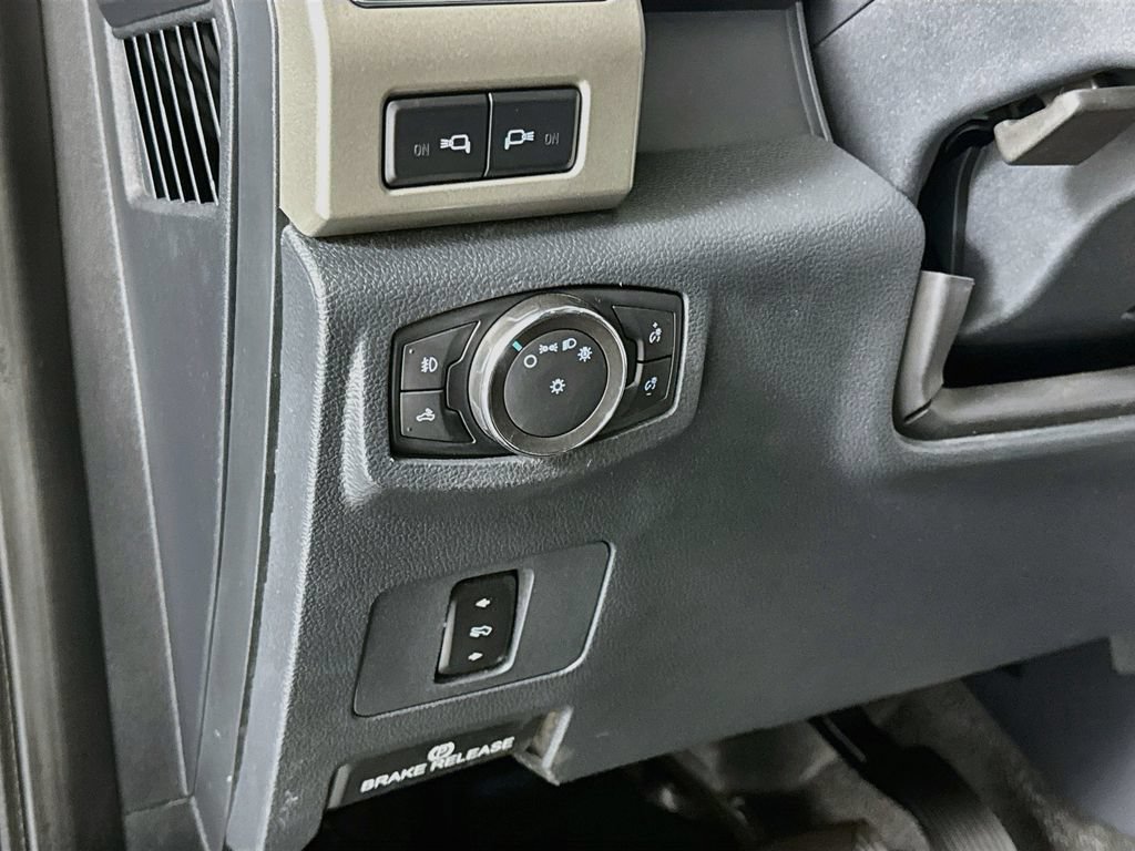 Used 2022 Ford F350 Lariat w/ Black Appearance Package AWD/4WD image 11