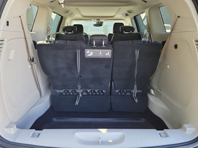 Used 2021 Chrysler Pacifica Touring-L w/ Premium & Safety Sphere Group FWD image 8