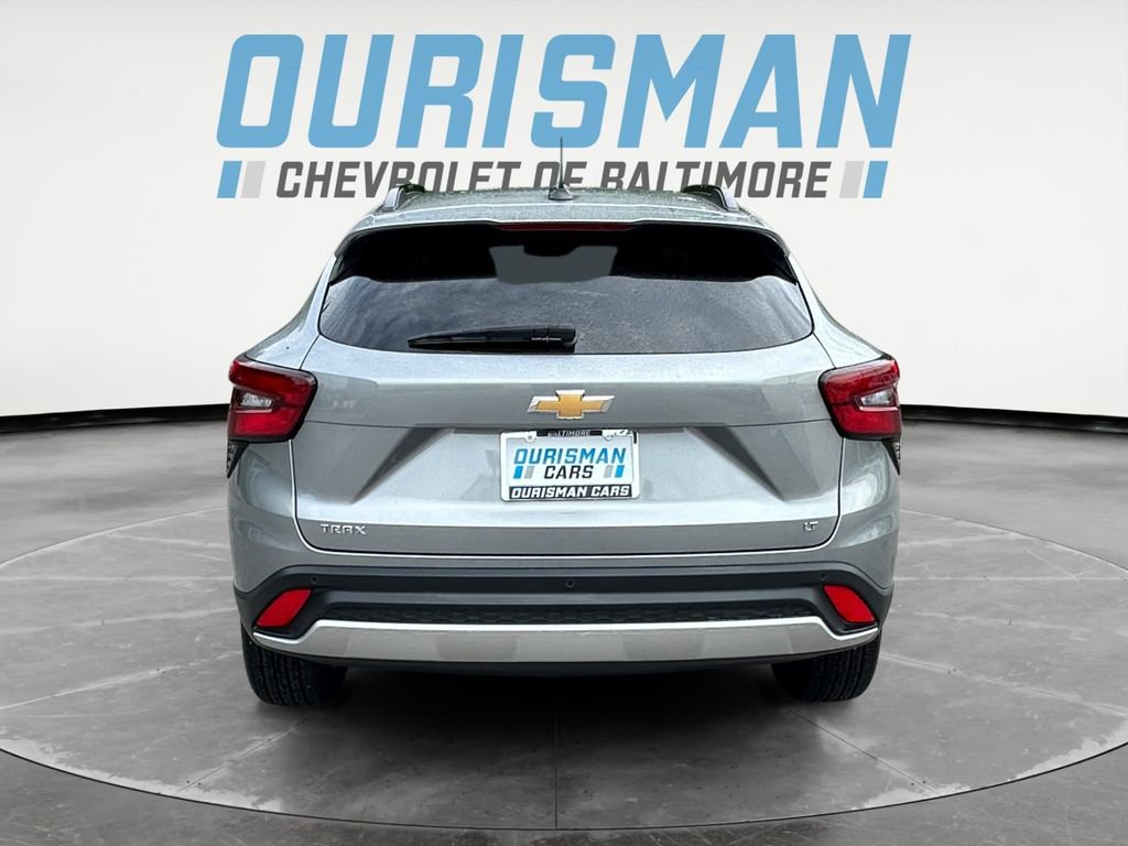 Used 2025 Chevrolet Trax LT w/ Driver Confidence Package FWD image 5