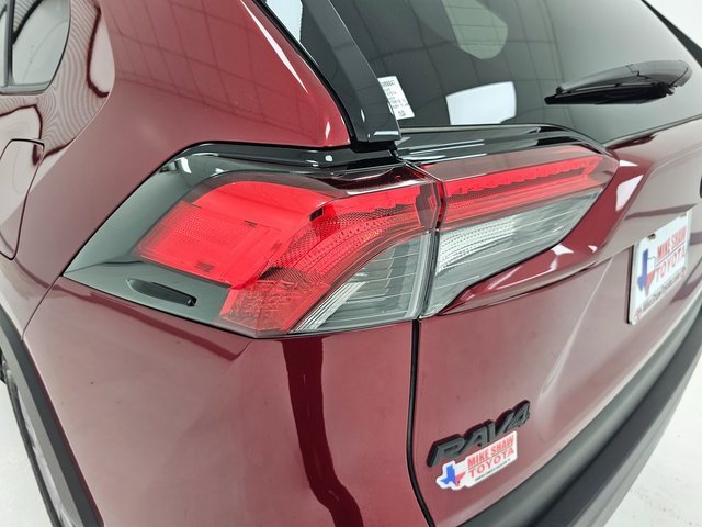 Used 2025 Toyota RAV4 XLE Premium image 38