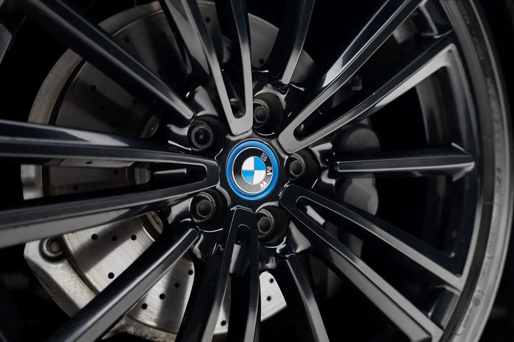 Used 2019 BMW i8 Roadster AWD/4WD image 21