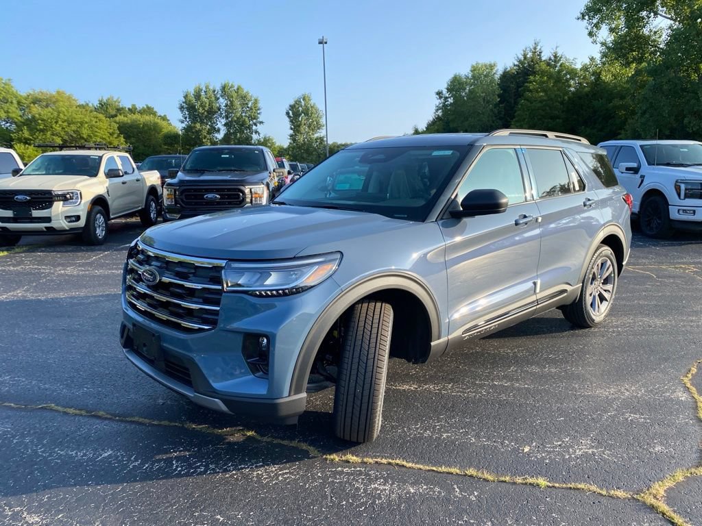 New 2026 Ford Explorer Active w/ Active Comfort Package AWD/4WD image 8