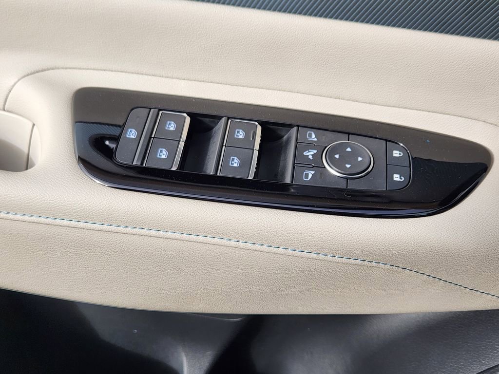 Used 2025 Nissan Murano Platinum w/ Cargo Package image 4