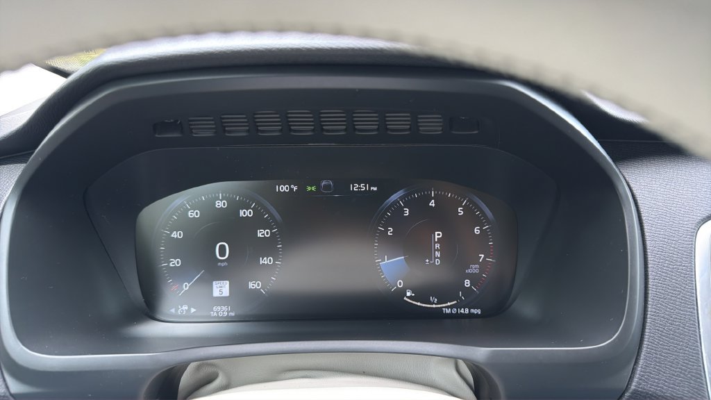 Used 2022 Volvo XC90 T5 Momentum w/ Protection Package Premier FWD image 35