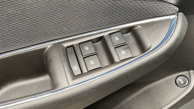 Used 2017 Chevrolet Cruze LT image 16