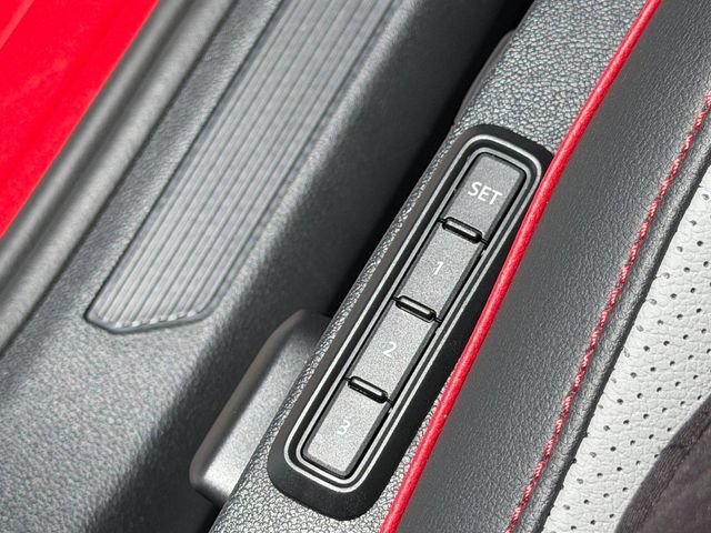 New 2026 Volkswagen GTI SE FWD image 24