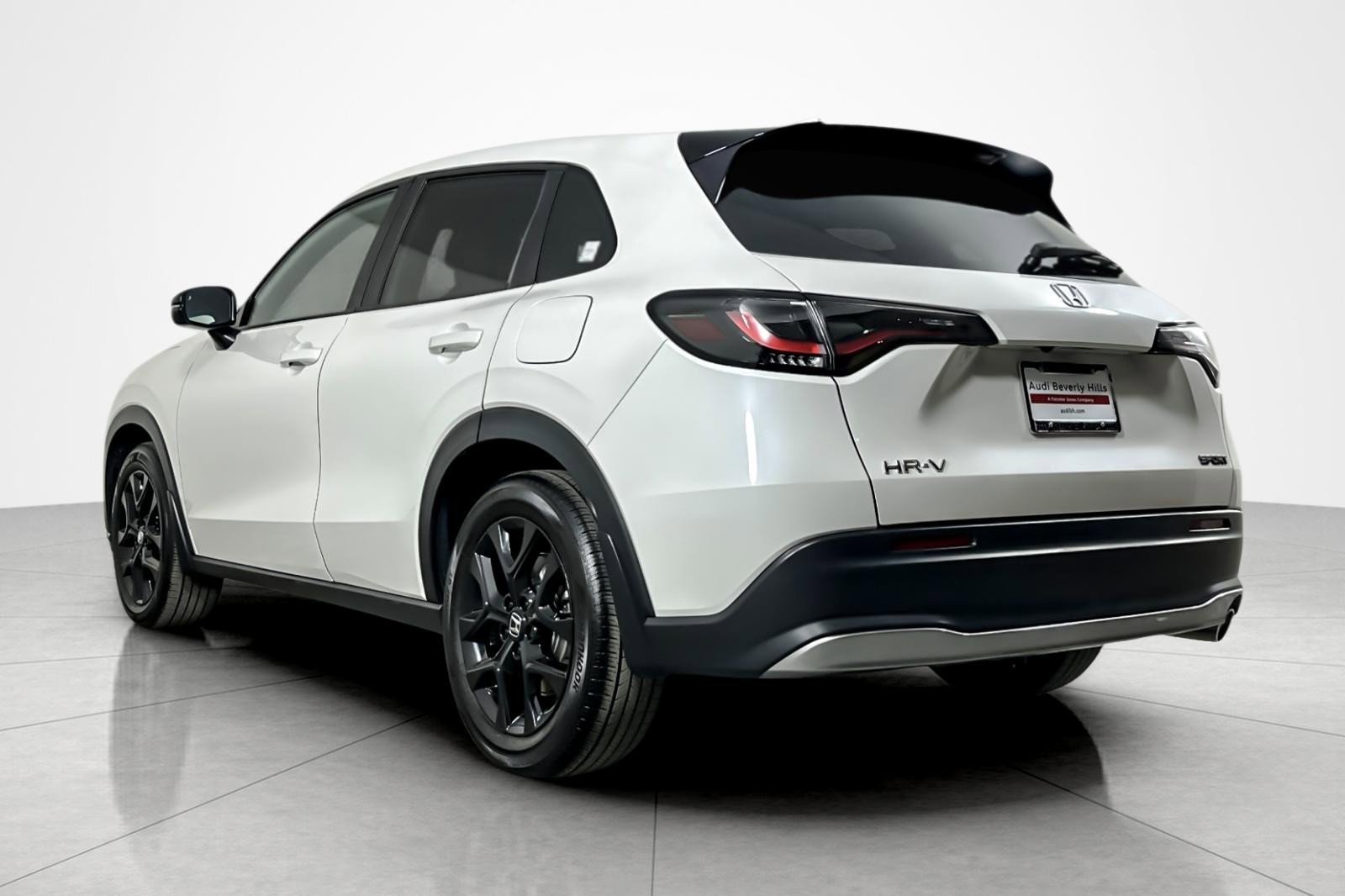 Used 2025 Honda HR-V Sport image 3