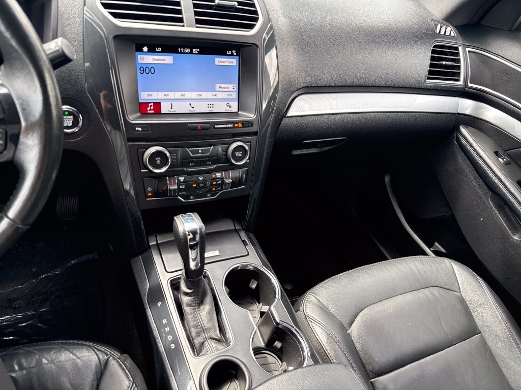Used 2017 Ford Explorer XLT w/ Equipment Group 202A FWD image 18
