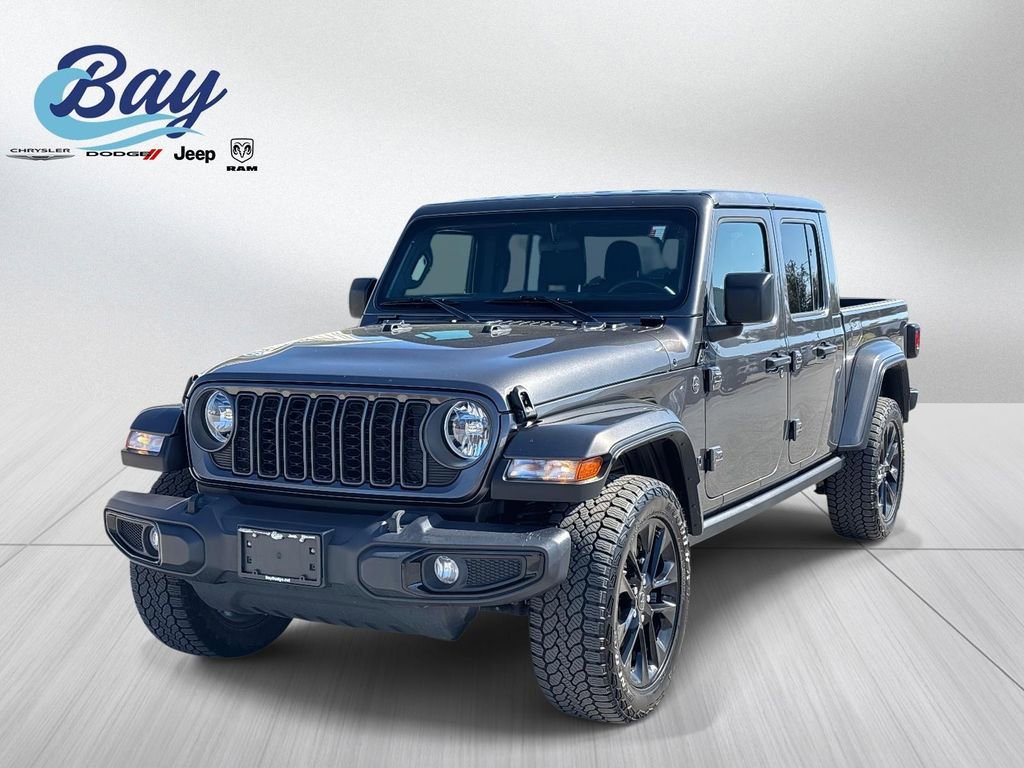 Used 2024 Jeep Gladiator Sport image 1