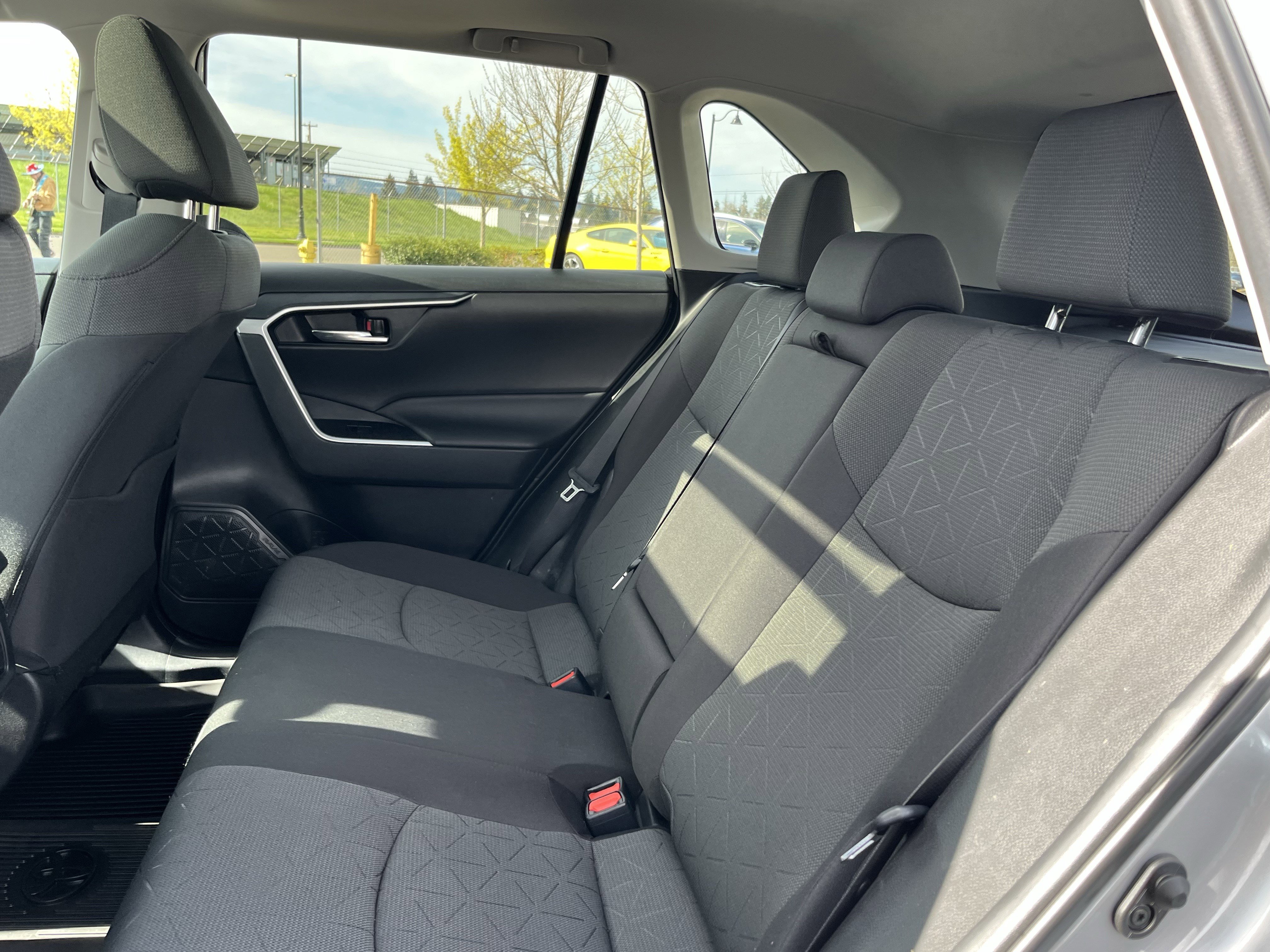 Used 2021 Toyota RAV4 XLE w/ Convenience Package image 21